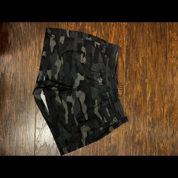 Old navy Athletic shorts - Picture 1 of 3